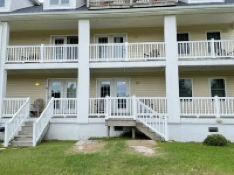 Charming Decks and Whirlpool Tub - Delightful Oasis Retreat