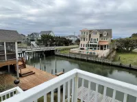 Spacious Outdoor Oasis with Two Kitchens - Inviting Family Retreat Hotels in Ocracoke