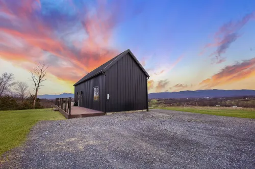 Private Hot Tub, Sauna and Cool Pool - Stunning Lux Retreat