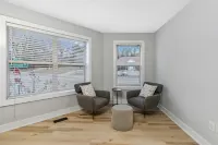 Spacious Living Area and Rooftop Bar Access - Stylish Haven Hotels in Clarksville