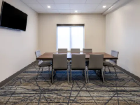 傑克遜 - 弗洛伍德智選假日套房酒店 弗洛伍德酒店