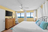 Beachfront Oasis with Gulf View - Stunning Coastal Escape