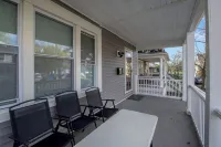 Family-Friendly 6-bedroom house in Charming Buffalo with WiFi, AC