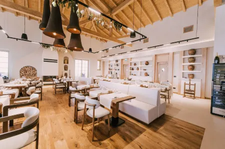 Matca Hotel Relais & Châteaux Отели в г. Моєчу-де-Сус