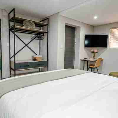 80 on Thabo Rooms