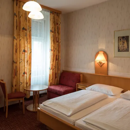 Hotel Admiral Отели рядом с достопримечательностью «Парк Burggarten»