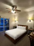 Canyon Plaza Premier Studios and Apts - Bãi đậu xe