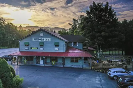 The Pineola Отели в г. Монтесума