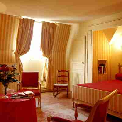 Logis Domaine de Chatenay Rooms