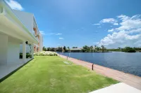 Cayman Luxury Rentals at One Canal Point Hotels in Grand Cayman