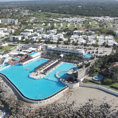 Ocean Village Deluxe