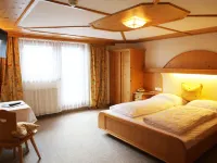 Gasthof Pension Madseiterhof Hotels near Tuxertal