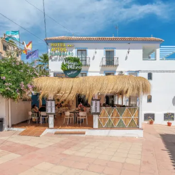 Apartamentos Playamaro