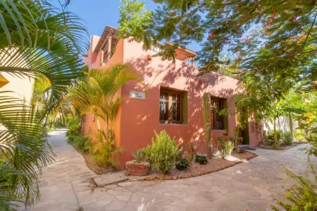 Casa Milagro Отели в г. Лорето