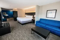 Holiday Inn Express & Suites HAMBURG by IHG - Parkplatz
