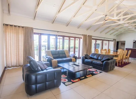 HoyoHoyo Hazyview Villas Отели в г. Хейзивью