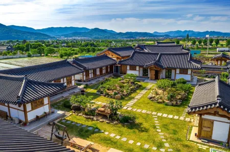 Gyeongju Wadamjung Hanok Pension