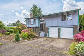 Portland Charming, fully furnished, private, quiet and pets friendly Home.