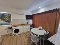 Mountain Creek Retreat Hotels near USC Sunshine Coast Library