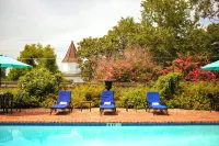Anchuca Historic Mansion & Inn - Pools