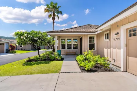 Big Island Holua Kai 7072 3 Bedroom Home Отели в г. Кахалуу-Кеаухоу