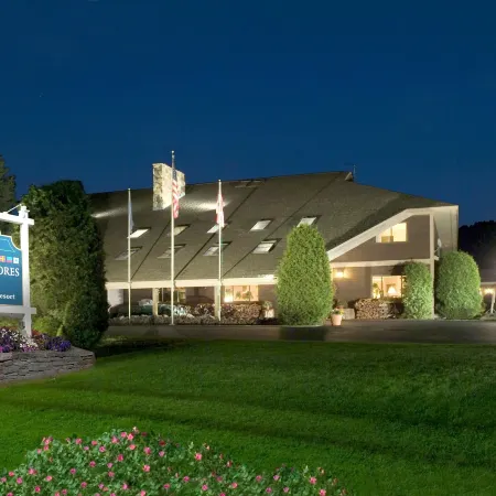 Commodores Inn