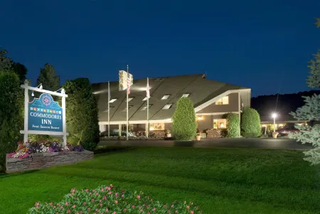 Commodores Inn Отели в г. Стоу