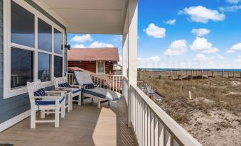 Magnificent Modern Beach House with Ocean View from All Rooms by RedAwning