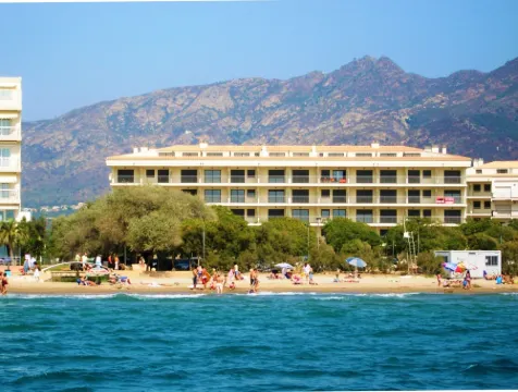 Apartment in Roses Near Sandy Beach