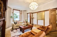 The Rosebery Retreat - Inviting 4bdr With Garden