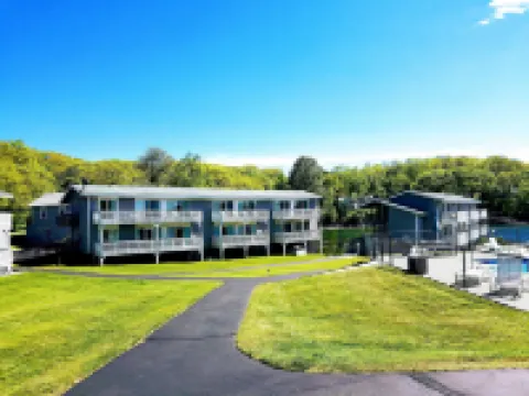 Smuggler's Cove Inn Hotels in Lincoln County