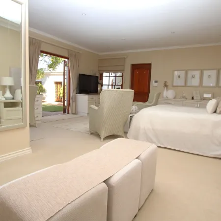 Constantia Garden Suites Отели рядом с достопримечательностью «Грут Константия»