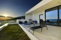 Villa Nina Makarska with Heated Infinity Pool of 33 m2 and Stunning Sea Views