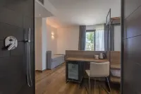 Room in B&B - Insula Felix - Deluxe Triple Room with Sea View