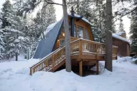 Zephyr by AvantStay Stylish Modified A Frame w Access to Tahoe Donner