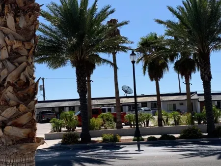 The Sands Motel Отели рядом с достопримечательностью «Аризона Хот Спрингс»