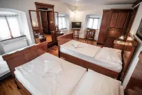 Hotel Dvor Jezersek Brnik Hôtels à : Vopovlje