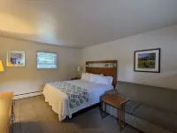 Perry's Motel and Cottages - breakfast