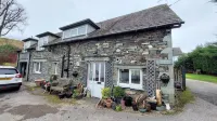 1 Bed Flat - Sleeps 4 - Garden - Parking - Wifi