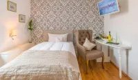 هوتل ريستورانت كرون Hotels near Rückersbacher Schlucht