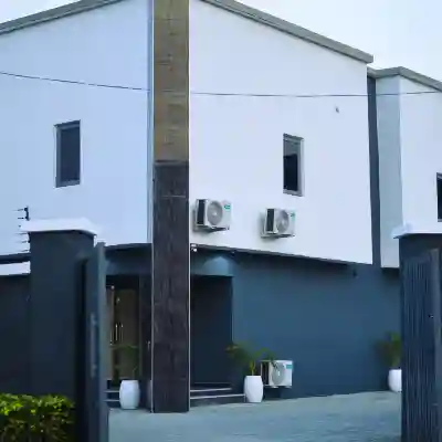 Mapleviewhotels and Suite Limited Hotel Exterior
