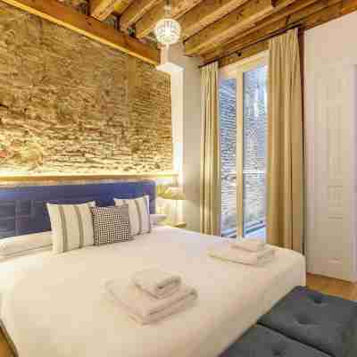 Palacio Vegafuente by Caleta Homes Rooms