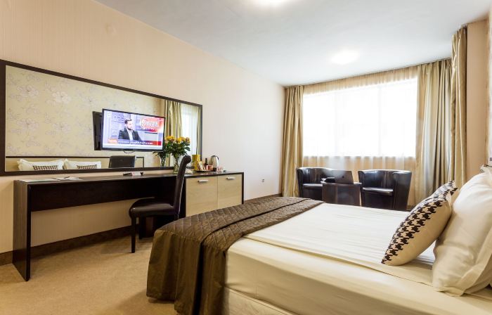 City Avenue Hotel