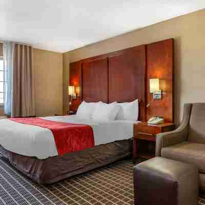 Comfort Suites Delavan - Lake Geneva Area Rooms