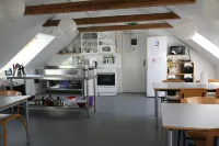 Nexø Modern Hostel. Private Rooms - breakfast