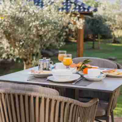 Hôtel Restaurant Spa La Madrague Hotel Exterior