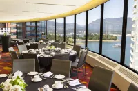 Pinnacle Hotel Vancouver Harbourfront - Breakfast