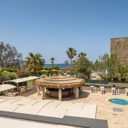 Tiana Beach Resort