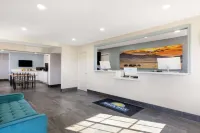 Days Inn by Wyndham Bakersfield