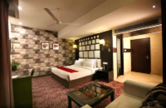 Hotel Oyster Hotels near Government Museum and Art Gallery